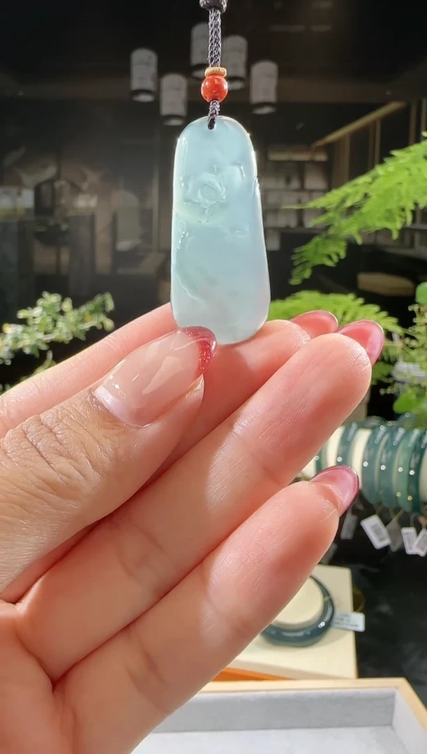 【闪购商品】翡翠吊坠(不含链)未镶嵌莲花牌