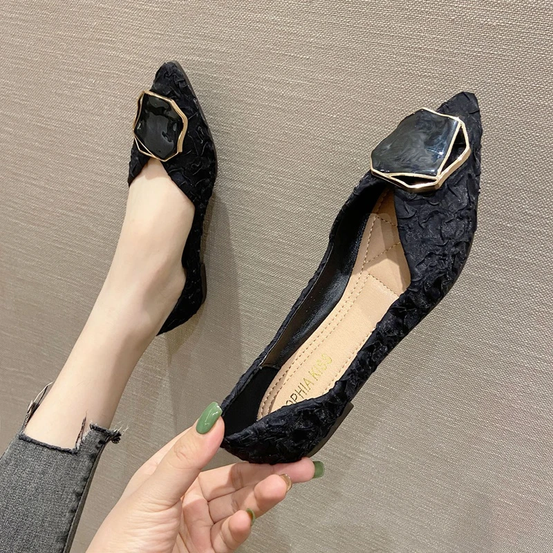 欧美风2025时尚新款女鞋子百搭大码瓢鞋尖头平底鞋浅口软底女单鞋