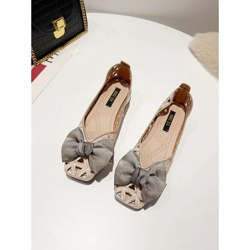 蝴蝶结镂空春夏季2025新款大码方头浅口洞洞款低跟方跟包头女凉鞋