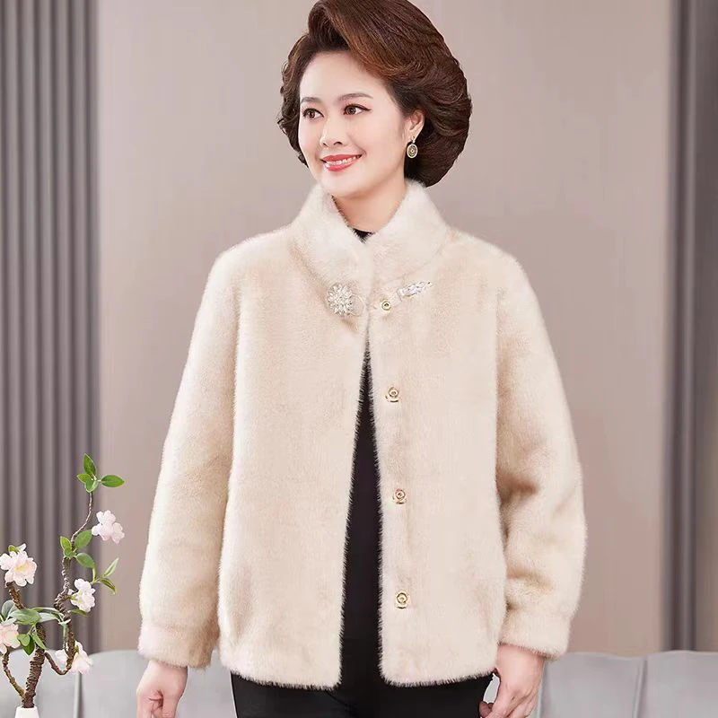妈妈装秋冬洋气短款上衣中年贵妇人女冬装环保皮毛一体水貂外套