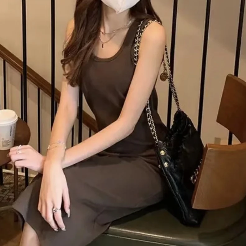 高级感背心裙时尚设计感简约显瘦百搭女开叉连衣裙