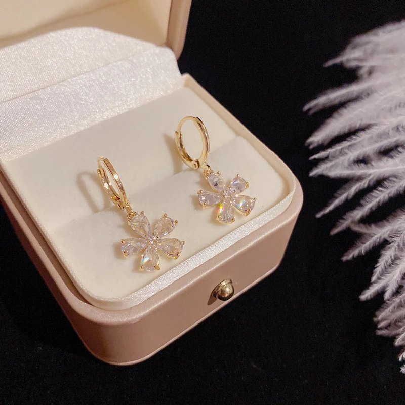 铜合金耳饰 简约时尚超闪五瓣花朵耳环甜美精致气质百搭耳扣