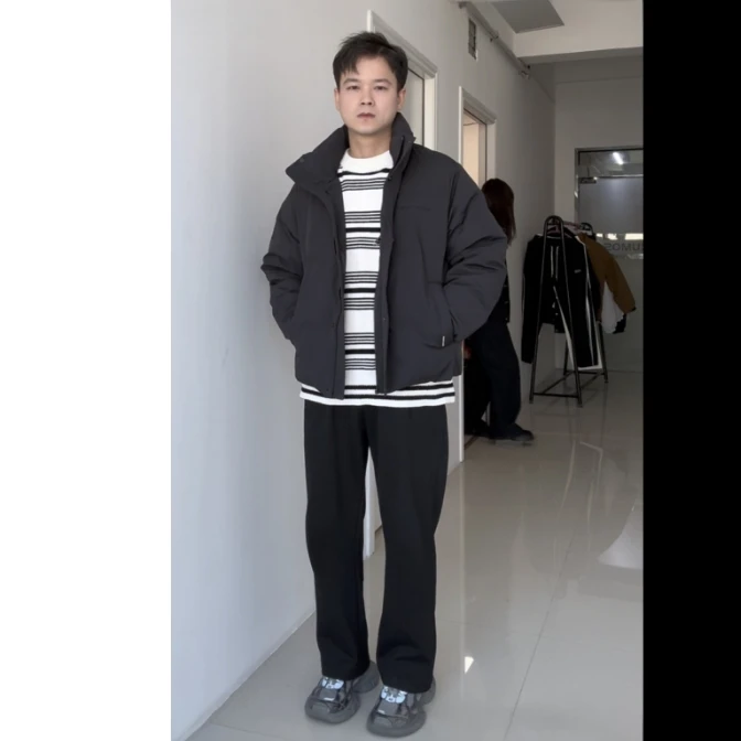 视频同款 黑色加厚外套+黑白条纹圆领毛衣+黑色直筒卫裤 氛围感