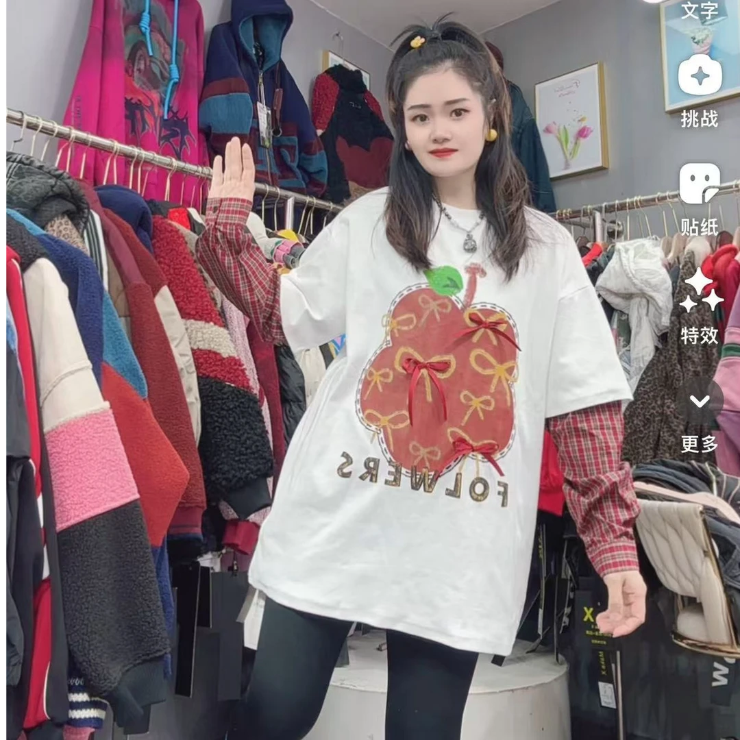 LY家6075#D.P冬季花朵印花蝴蝶结拼接袖磨毛长袖T恤