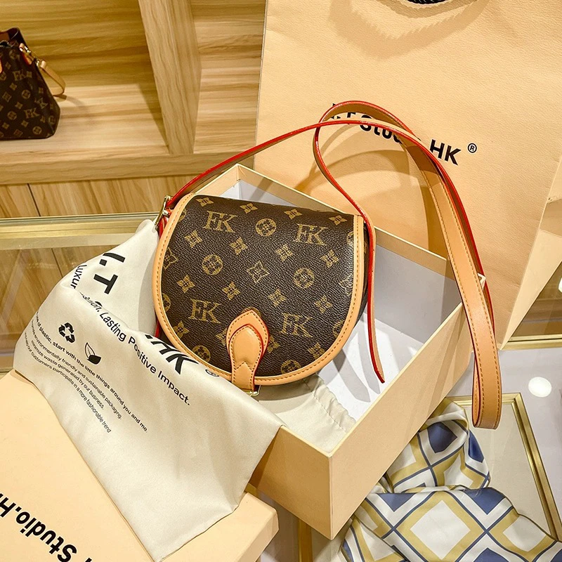 包包女士今年流行单肩斜挎马鞍百搭包时尚高级真皮苹果包包