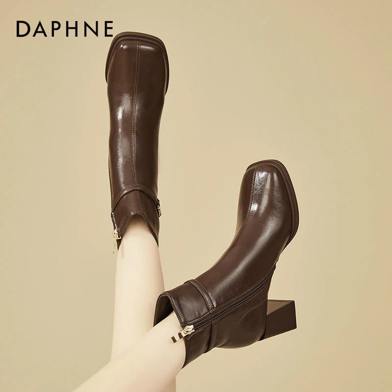 达芙妮瘦瘦靴短靴女款秋冬季2025新款方头皮鞋加绒靴子粗跟高跟鞋