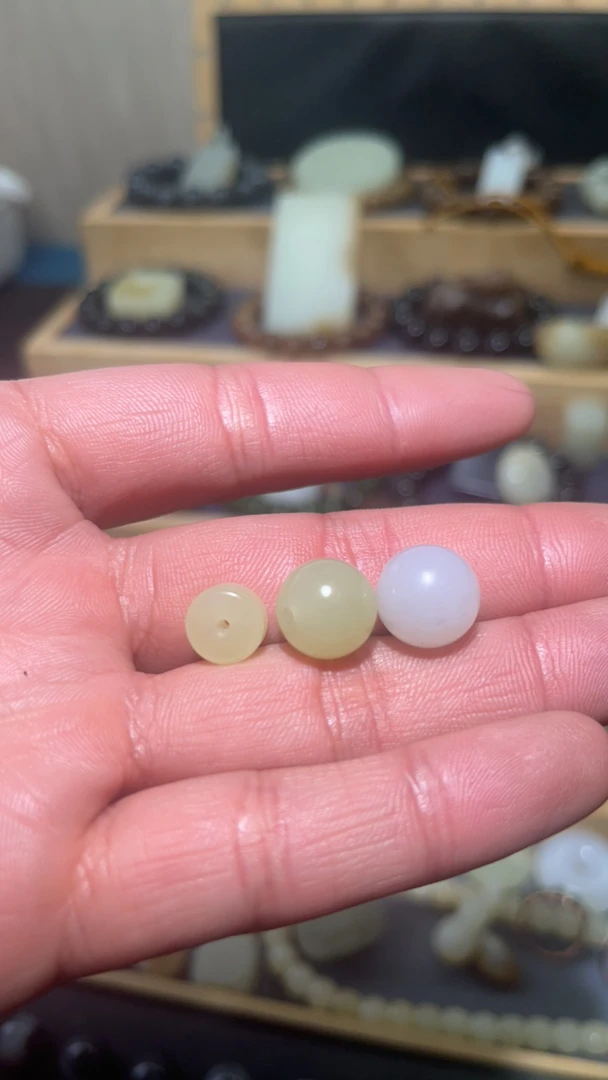 和田玉单株圆珠卡12