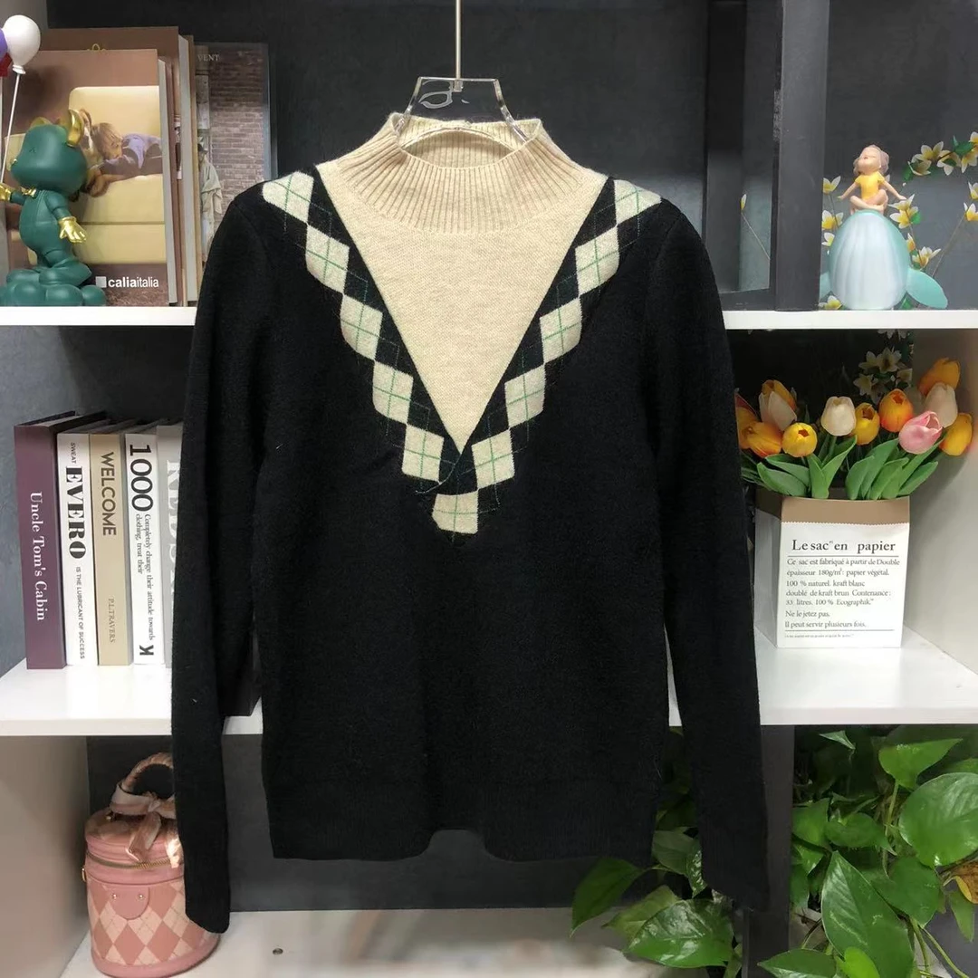 HY424【春季新款】时尚黑色圆领拼接菱形格假两件毛衣8882Z