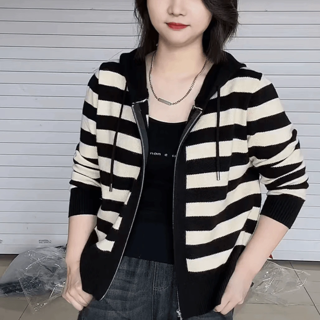 【现货】秋冬季新款简约条纹气质减龄开衫宽松休闲连帽针织妈妈外套