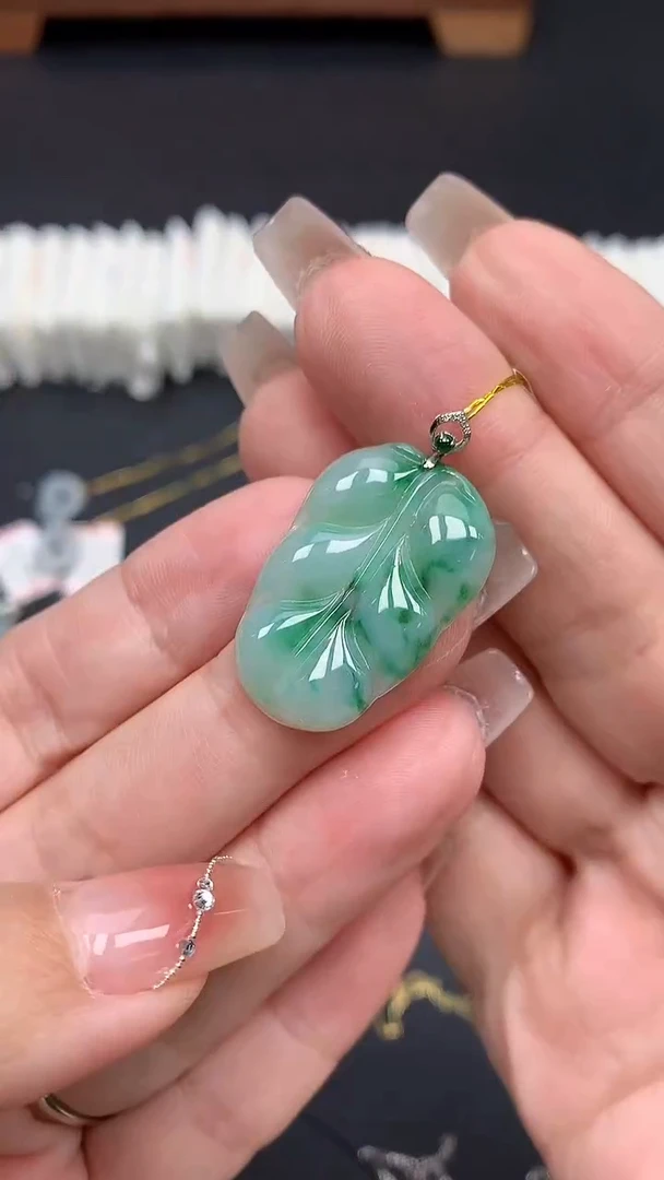 【闪购商品】翡翠吊坠(不含链)18K金镶嵌MS119172