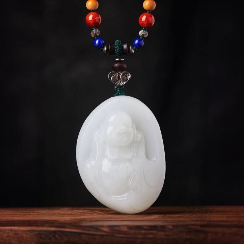 和田玉佛公女款百搭白色时尚女士雕刻项坠50.8*37.9*16.4mm