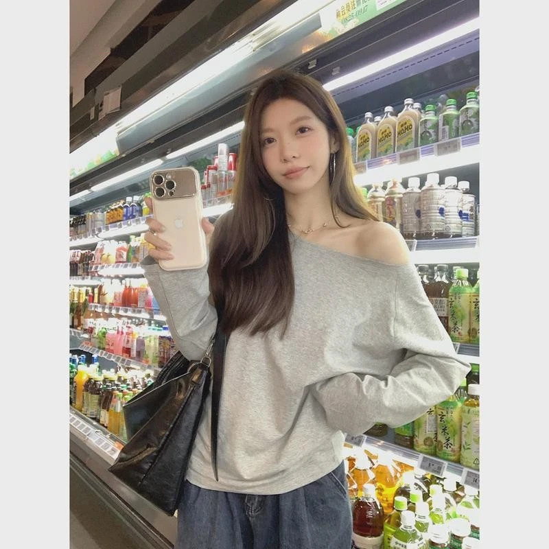 慵懒风斜领露肩T恤女春秋季简约松弛感休闲宽松显瘦百搭时尚上衣