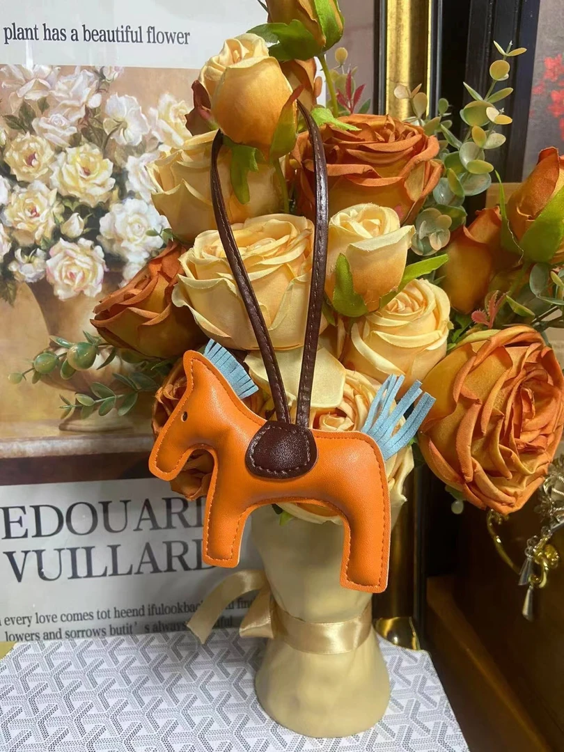 【蔡兔牙粉丝福利】新款时尚单品大牌包包小马挂饰XM001