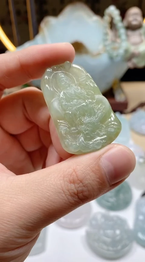 【闪购商品】翡翠颈饰未镶嵌天然翡翠御龙观音