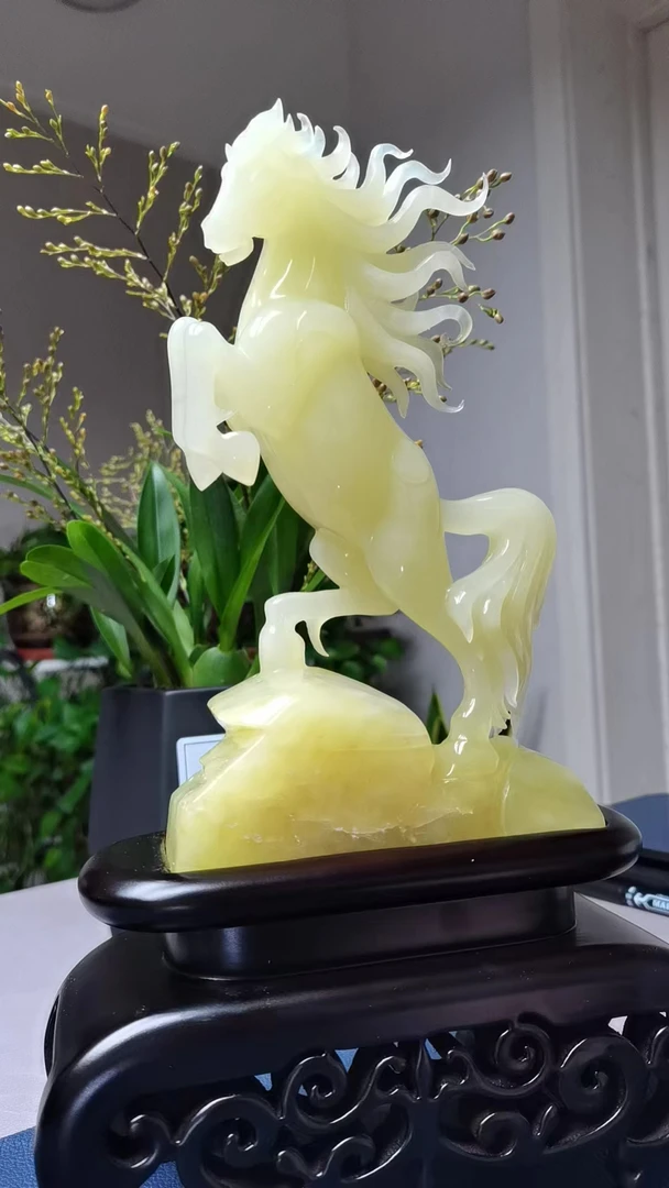 岫玉精品摆件马到成功