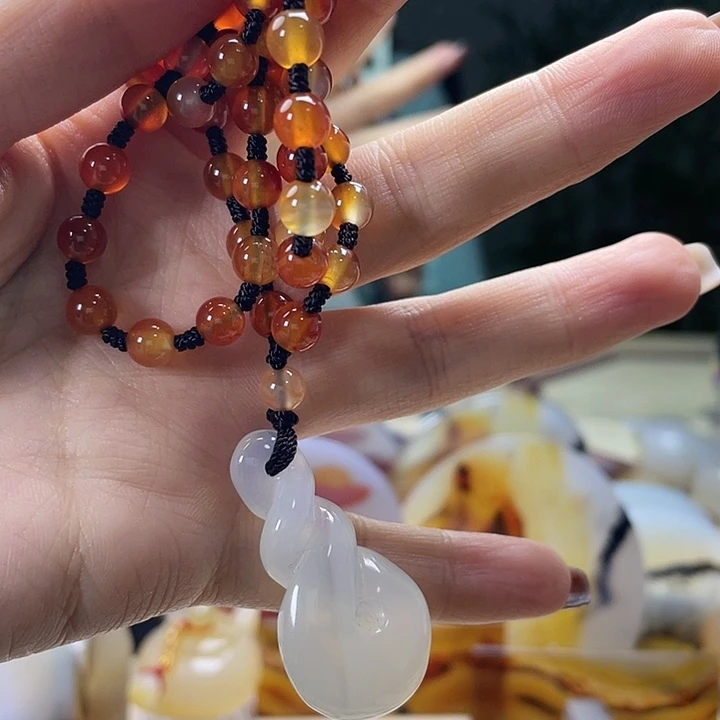 玛瑙/玉髓颈饰未镶嵌