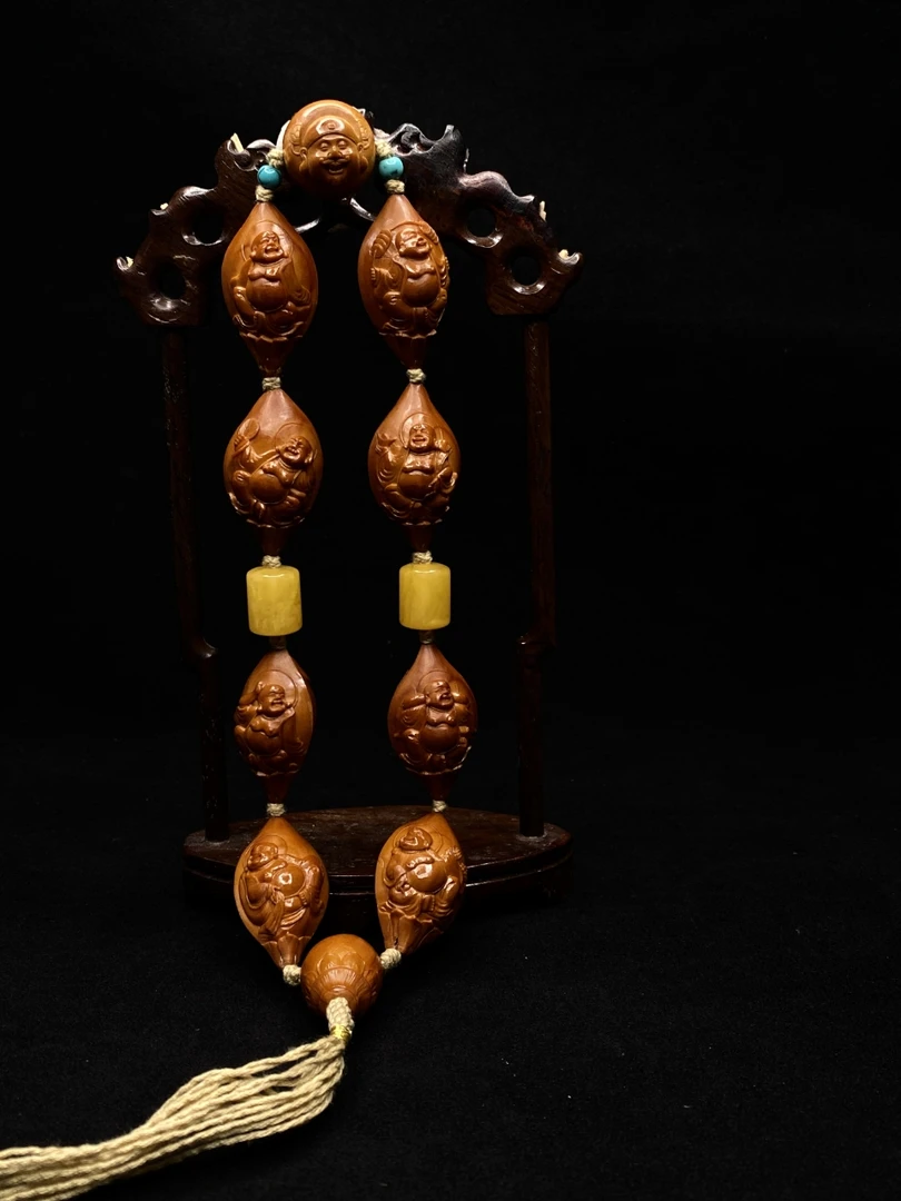 【范道竹核雕艺术】浮雕弥勒手持 尺寸2.3*3.7cm/szgw0202024