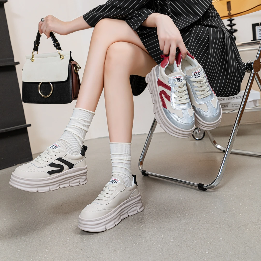 增高6cm厚底板鞋女2024秋冬新款厚底小个子松糕百搭小白鞋小码32