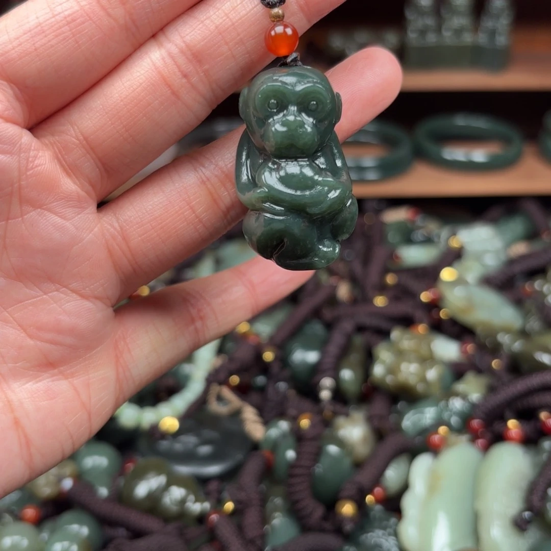 和田玉吊坠未镶嵌