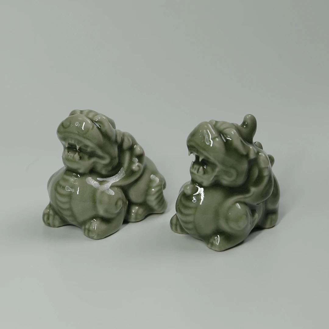 耀州窑青瓷貔貅一对，青瓷摆件