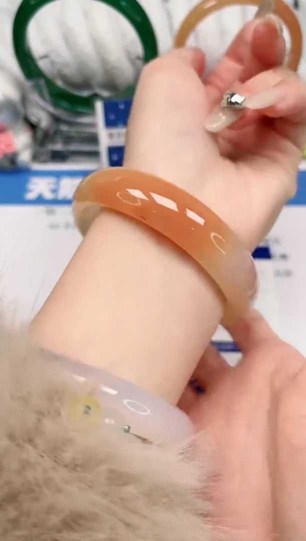 【闪购商品】石英质玉手镯未镶嵌174