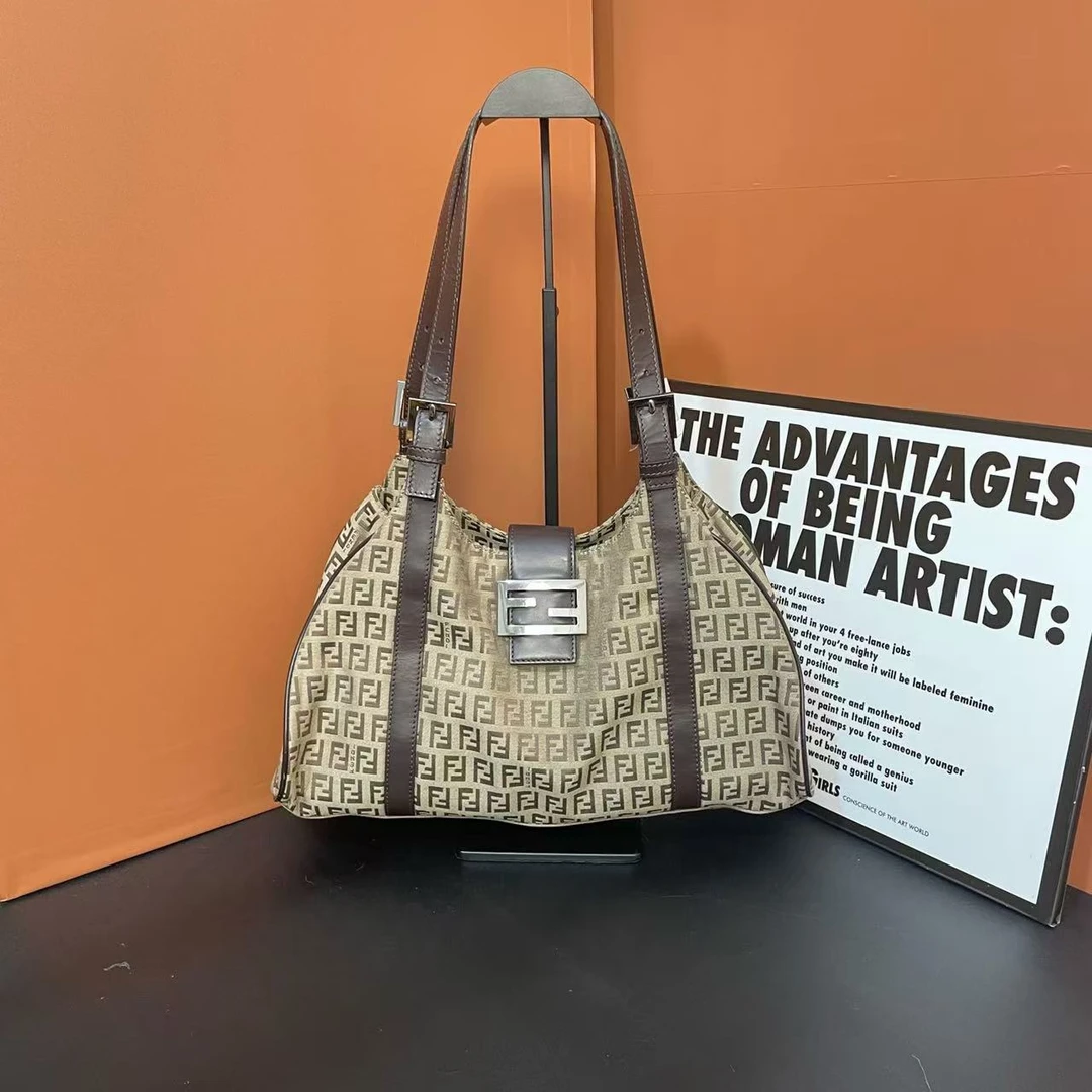 95新 FENDI/芬迪 小怡中古/ 芬迪牛角单肩包/FENDI腋下包