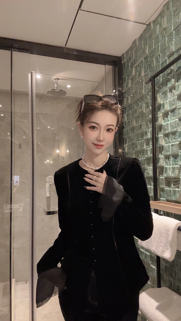 -DM•STUDIO/减龄高级感百搭气质精致植绒排扣衬衫上衣（117）