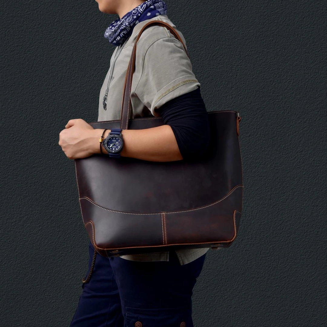 2024新款通用复古疯马皮托特包多功能小众牛皮单肩斜挎电脑包时尚
