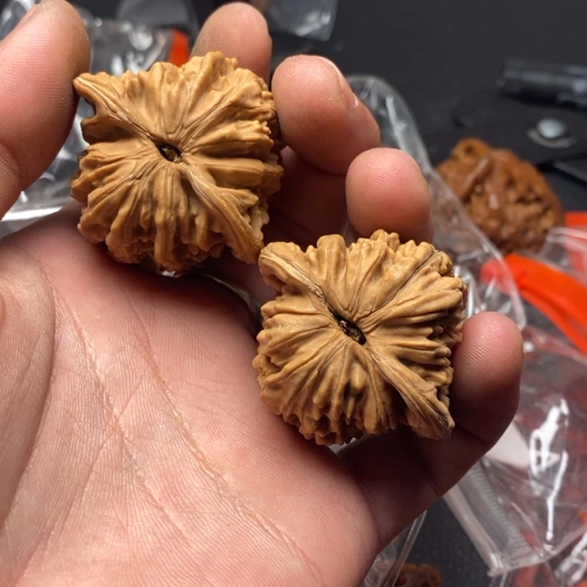 【闪购商品】文玩核桃吊坠天*秤162