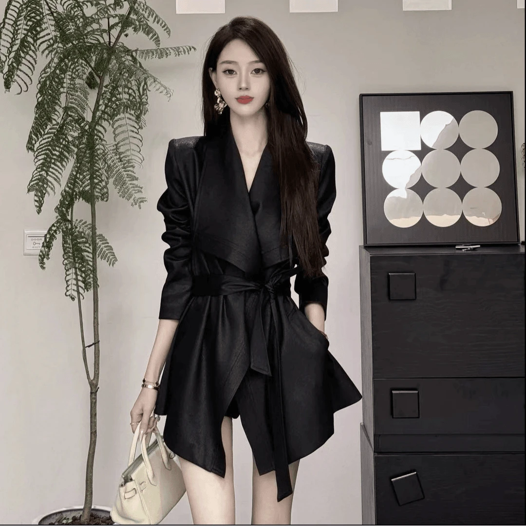 2025秋季新款高级感气质收腰显瘦系带风衣小众设计感大翻领外套女