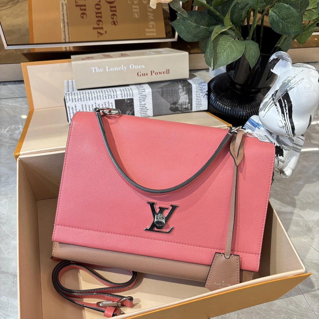 99新 LouisVuitton/路易威登 粉拼色lock me手提包0063