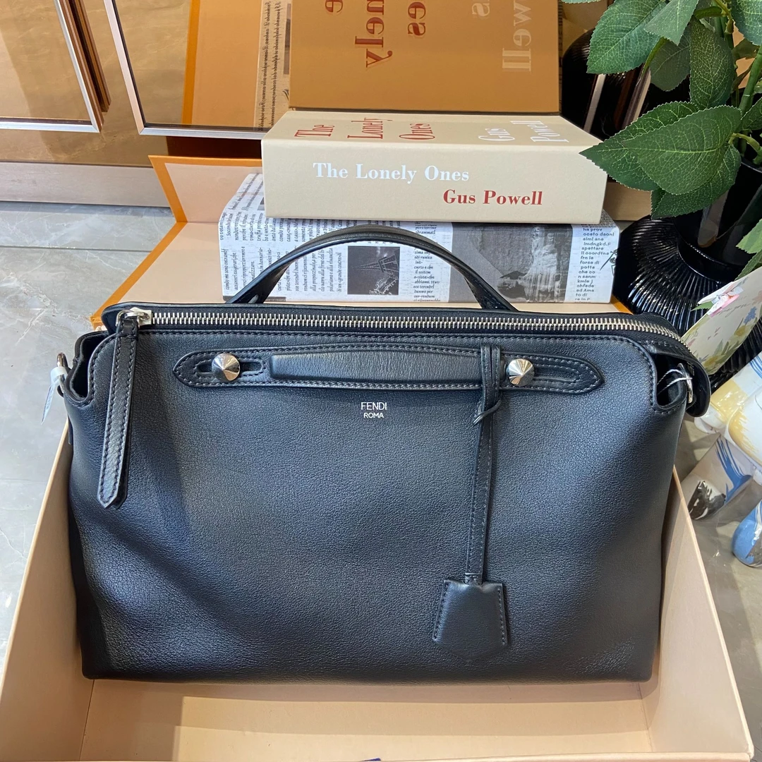 99新 FENDI/芬迪 黑色bytheway单肩手提包0076