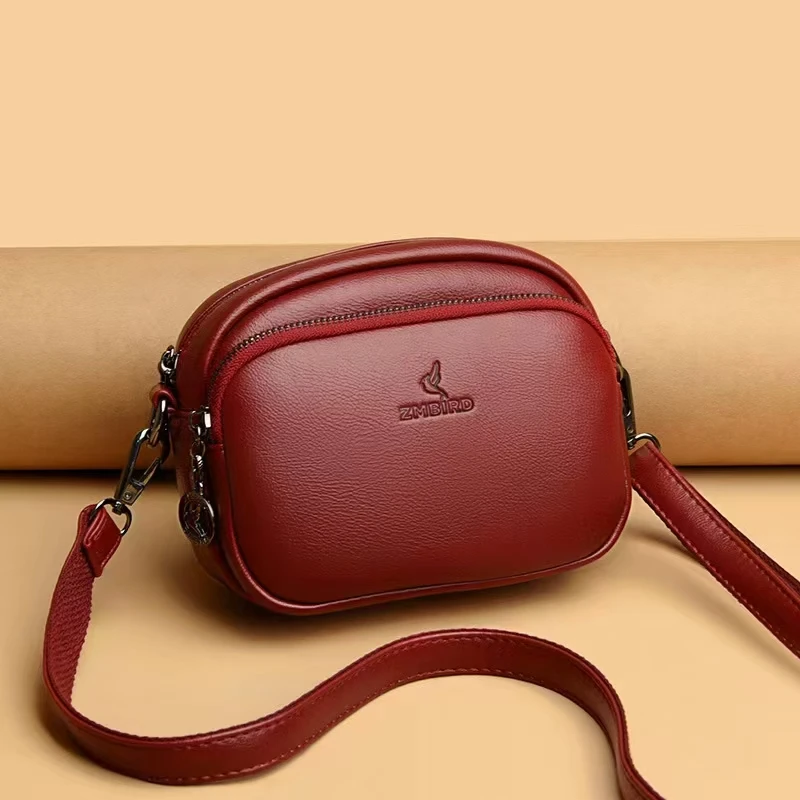 时尚女士正红大胃王妈妈包