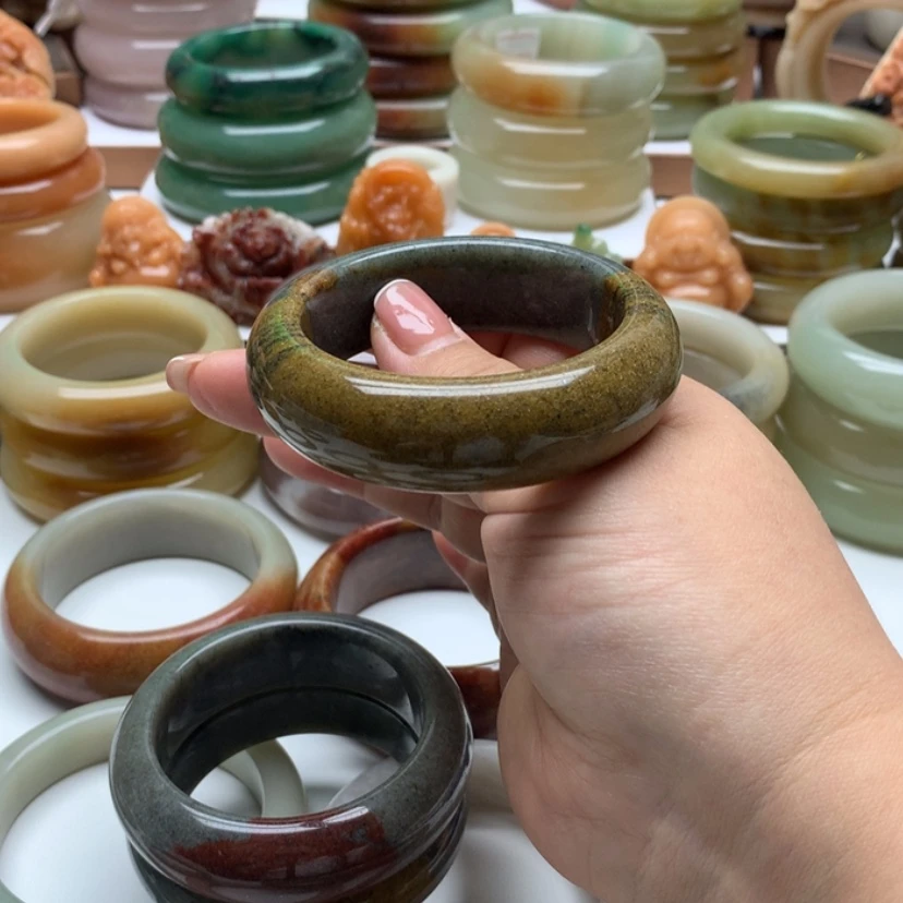 【闪购商品】石英质玉手镯未镶嵌
