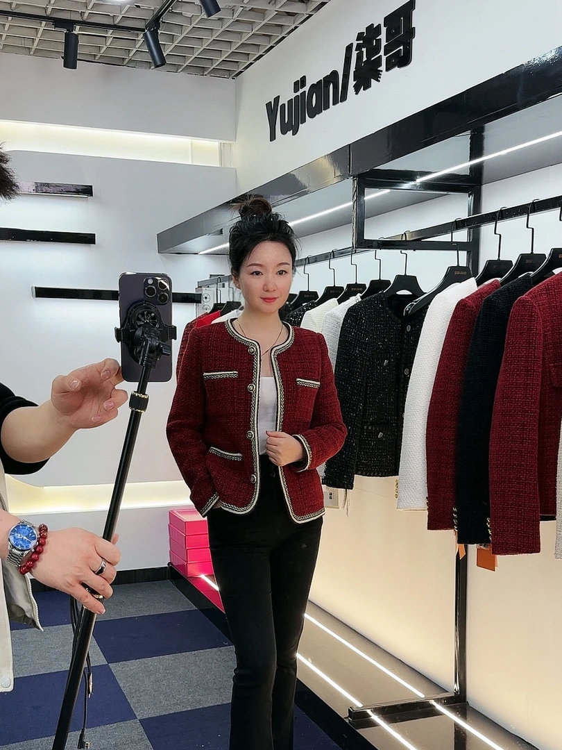 〖春款〗春秋酒红上衣女外套气质显瘦高级短款修身百搭小香风