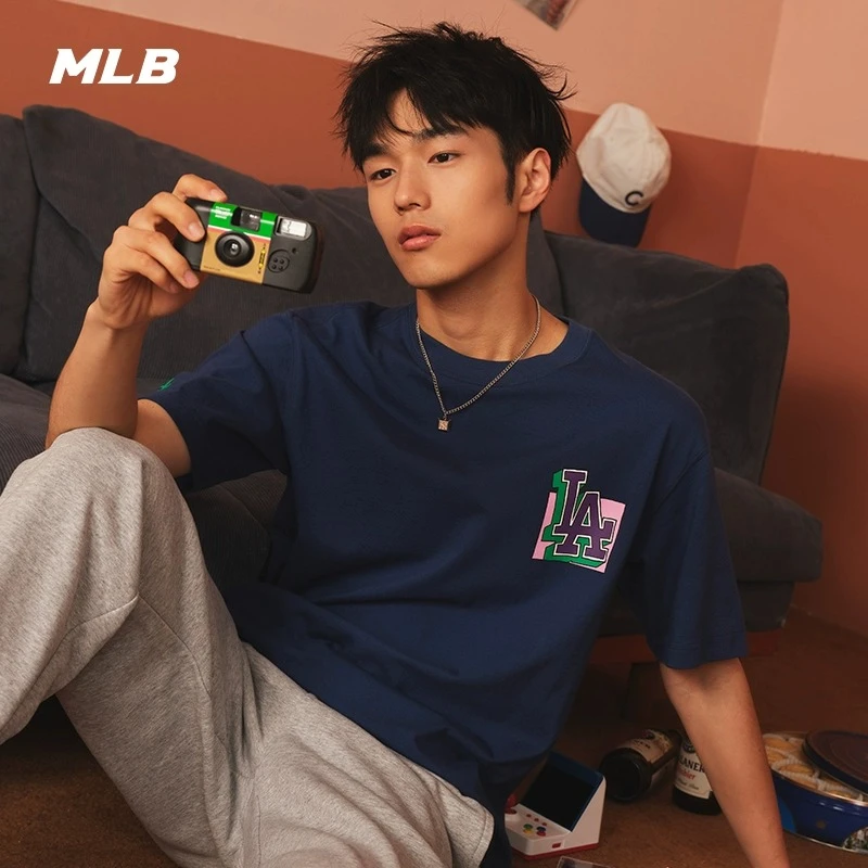 MLB男女情侣LIKE系列背后漫画T恤圆领休闲短袖运动夏季 3ATSEC533