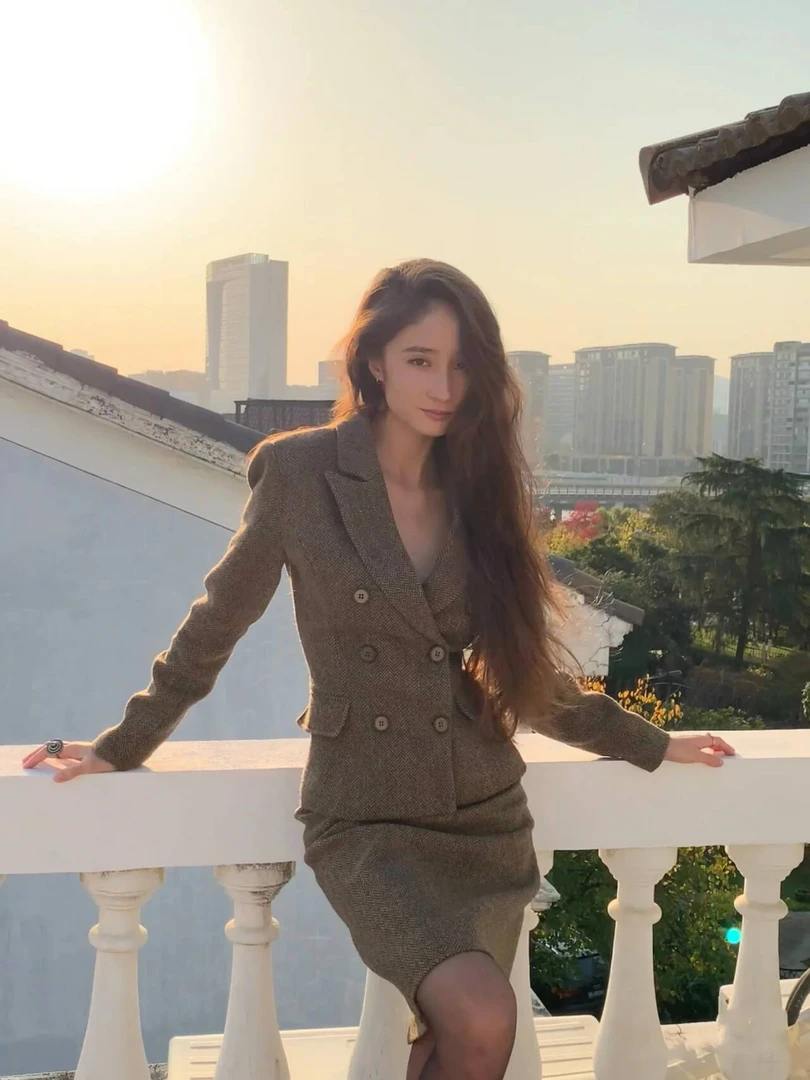 时尚西装套装裙女气质收腰显瘦修身西服小香风秋冬套装裙两件套