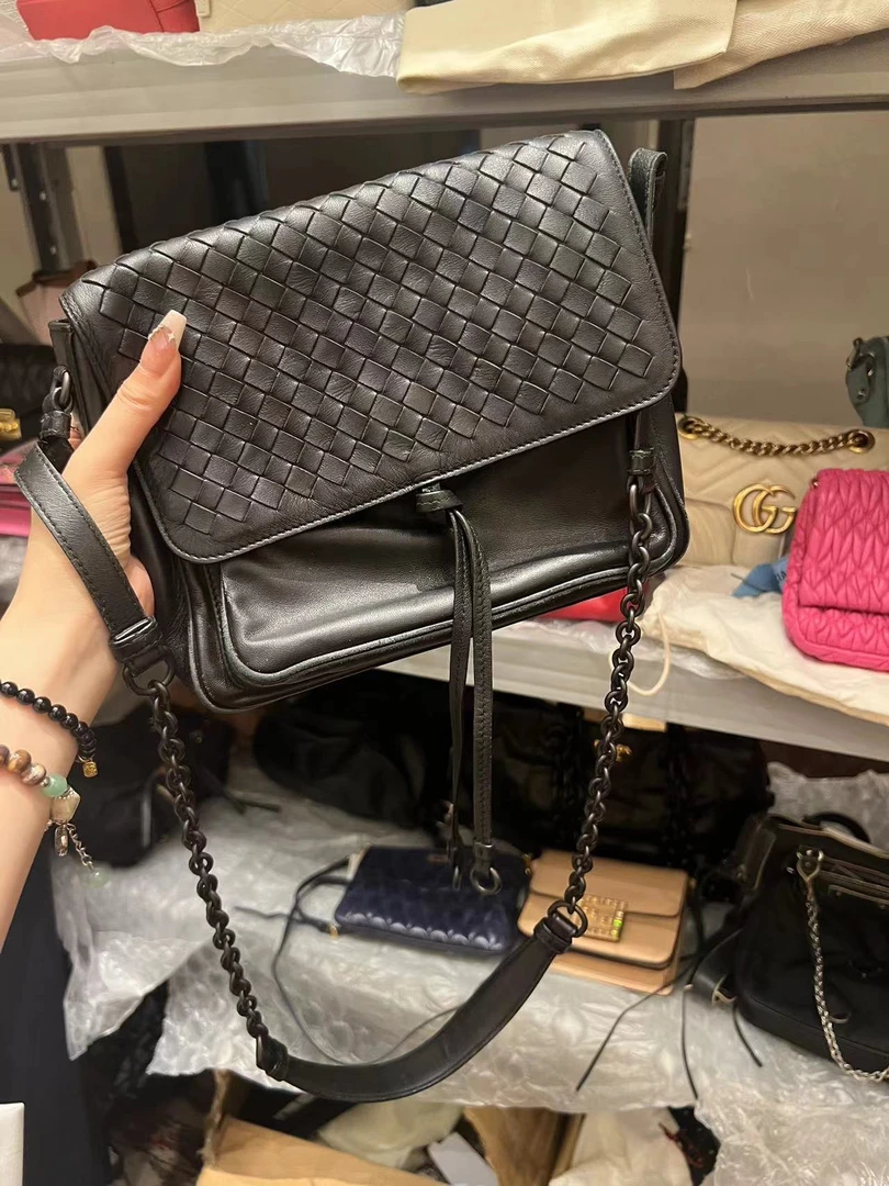 95新 BOTTEGA VENETA/葆蝶家 赤境·包展 黑色编织链条斜挎包
