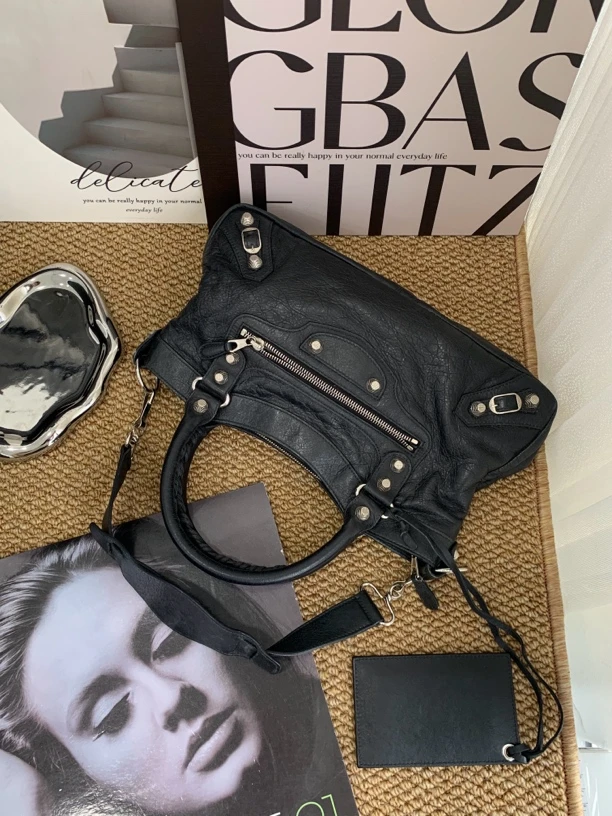 95新 Balenciaga/巴黎世家 赤境·8496 深灰银钉机车小号