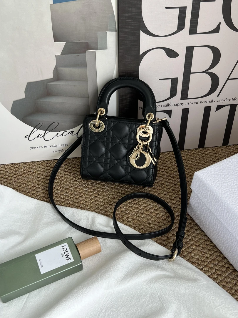 95新 DIOR/迪奥 赤境·5726 黑金羊戴妃mini斜挎包