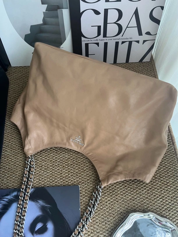 95新 Prada/普拉达 赤境·7518 奶茶色垃圾袋