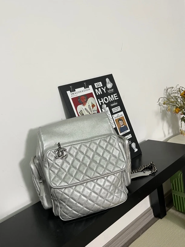 95新 Chanel/香奈儿 舍得 Chanel 太空银多层双肩包