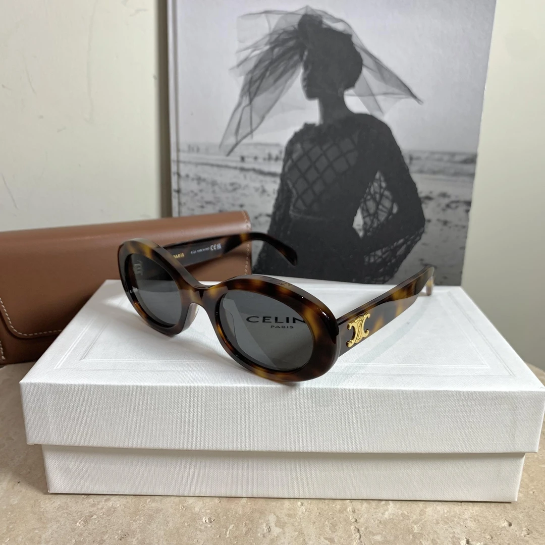全新未使用 Celine/思琳 十一壹臻/玳玳边框墨镜 / 59727812