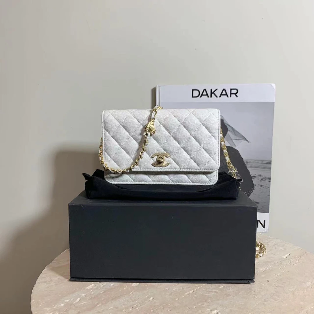 95新 Chanel/香奈儿 壹臻/24C 白金鱼子酱纹溜冰鞋woc/58799398