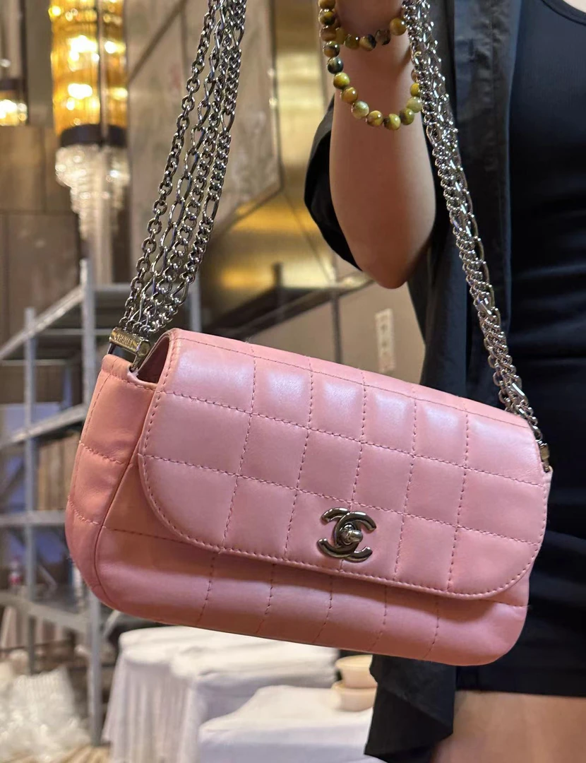 95新 Chanel/香奈儿 赤境·包展 粉色冰格链条单肩包
