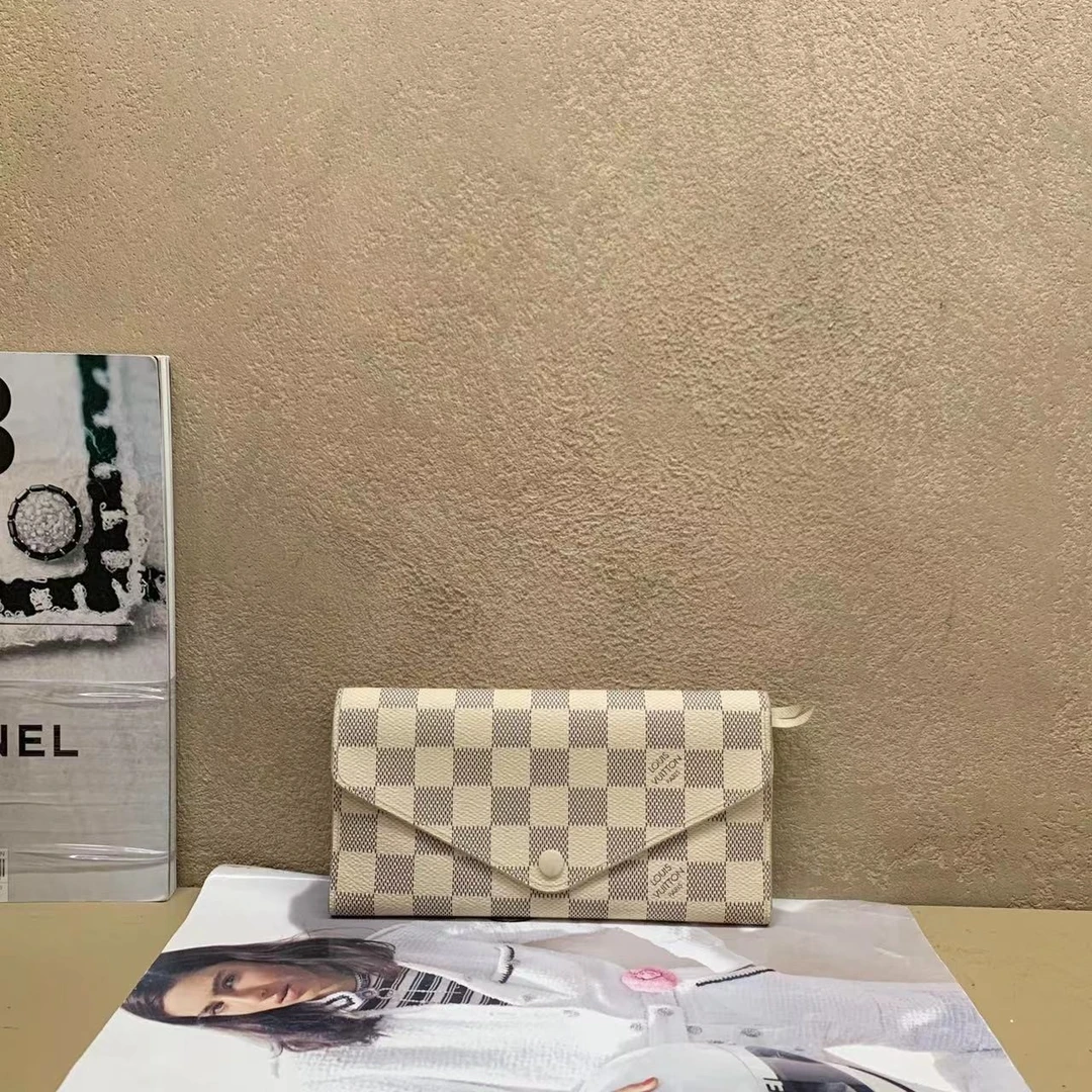 95新  壹臻中古/Iv白棋盘格长款钱包 10362823