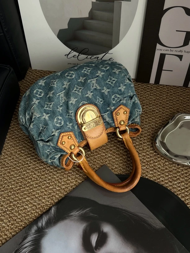 95新 LouisVuitton/路易威登 赤境·1344 蓝色丹宁元宝手提 05