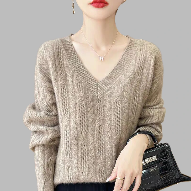 秋冬女士毛衣2025新款大码宽松休闲显瘦减龄设计感V领复古上衣