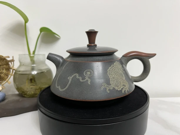 钦州坭兴陶飞盘壶，符兆齐制壶