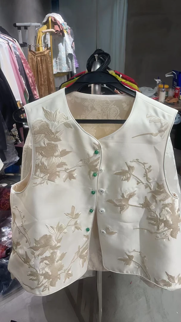 丝毛剪标圆领马甲（介意剪标不要拍